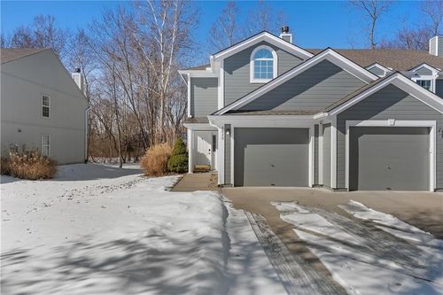 6020 Ne Moonstone Dr, Lee's Summit, MO, 64064-1196 | Card Image