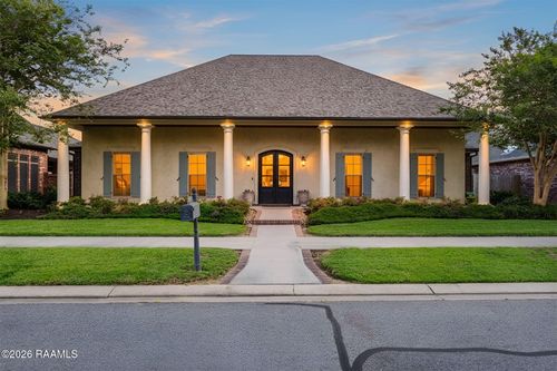 215 Montauban Dr, Lafayette, LA, 70507-3237 | Card Image