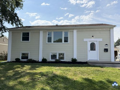 142 Adobe Cir, Carpentersville, IL, 60110-1102 | Card Image