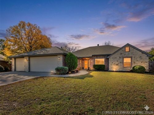 1257 East Dr, Bartlesville, OK, 74006-7804 | Card Image