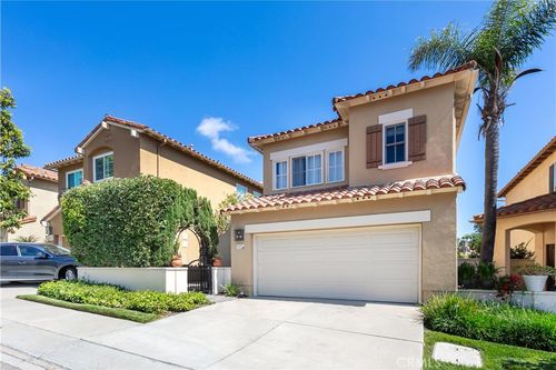 1175 Corte Riviera, Camarillo, CA, 93010-7431 | Card Image