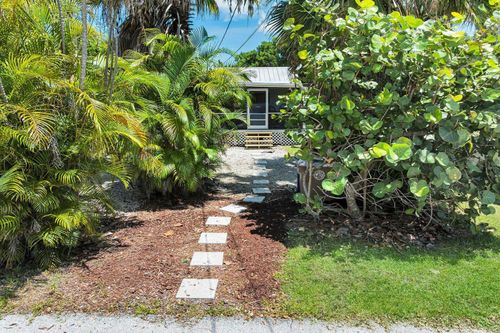 30461 Poinciana Rd, Big Pine Key, FL, 33043-4735 | Card Image
