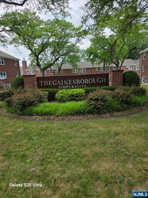 4 Gainsboro Ter, River Edge, NJ, 07661-1749 | Card Image