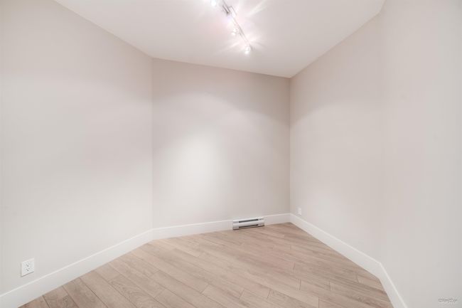 111 - 3606 Aldercrest Dr, Condo with 1 bedrooms, 2 bathrooms and 1 parking in North Vancouver BC | Image 21