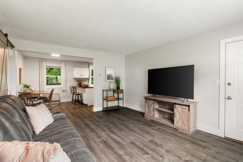 314 Sherwood Sq, Essex Junction, VT, 05452-4311 | Card Image