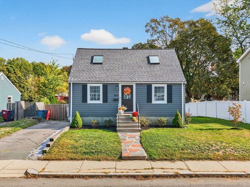 303 Pleasant St, Melrose, MA, 02176-4517 | Card Image