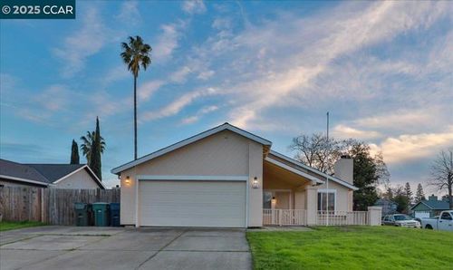 63 Suntrail Cir, Sacramento, CA, 95823-5729 | Card Image