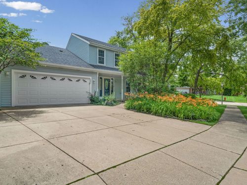 281 Tyler Ct, Libertyville, IL, 60048-3621 | Card Image