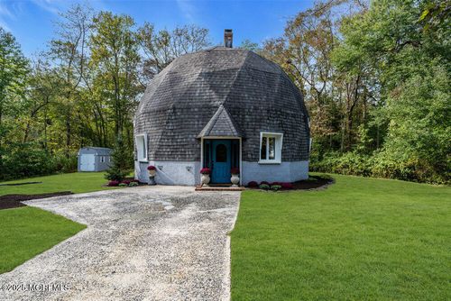 56 Lakeside Dr, Farmingdale, NJ, 07727-3826 | Card Image