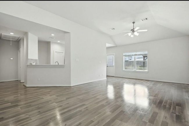 Dining and Living area. | Image 16