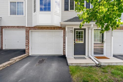 7772 Arboretum Village Cir, Chanhassen, MN, 55317-4426 | Card Image