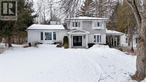 190 Eglinton St, Fredericton, NB, E3B2W1 | Card Image