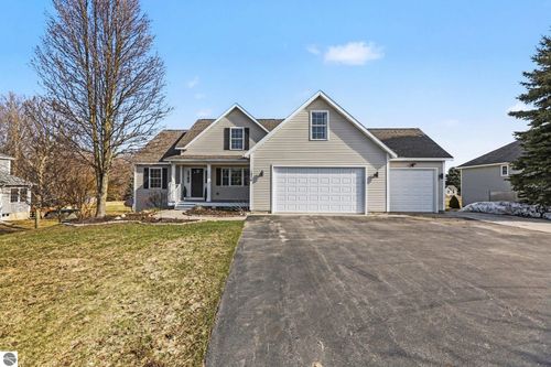 1476 Bee Ct, Traverse City, MI, 49696-8749 | Card Image