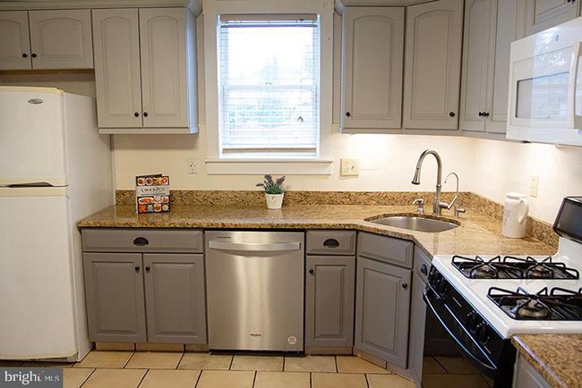 736 Seitz St, Home with 3 bedrooms, 2 bathrooms and null parking in EASTON PA | Image 11