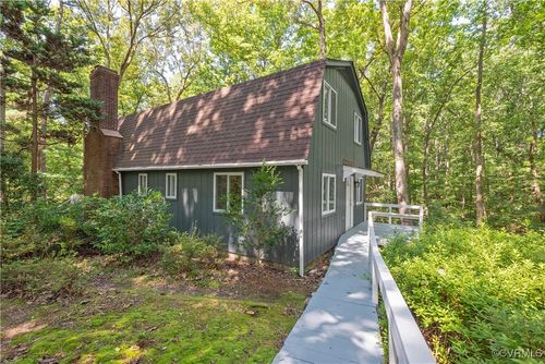 18729 Carson Rd, Dinwiddie, VA, 23841-2801 | Card Image