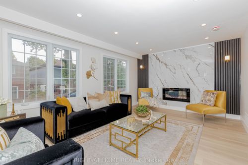 6 Bryant Crt, Brampton, ON, L6X2T1 | Card Image