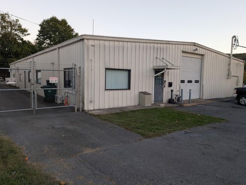 208 S Bayard Ave, Waynesboro, VA, 22980-5704 | Card Image