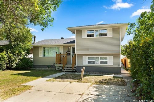 1341 9th Ave N, Regina, SK, S4R0E6 | Card Image