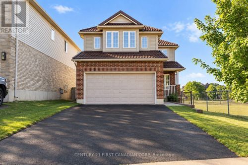 83 Mcmahen St, London, ON, N5Y0A2 | Card Image