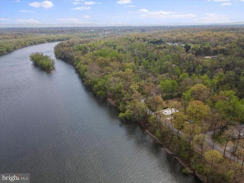 112 Riverview Dr, FALLING WATERS, WV, 25419-3726 | Card Image