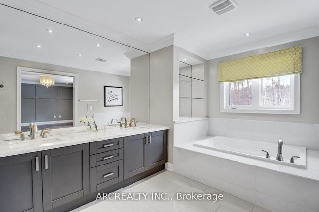 18 Moreau Way, House other with 4 bedrooms, 4 bathrooms and 4 parking in Springwater ON | Image 17