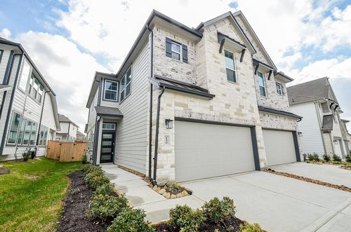 130 W Coralburst Loop, Montgomery, TX, 77316-3295 | Card Image