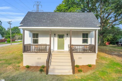 17 Moody St, Greenville, SC, 29611-6305 | Card Image