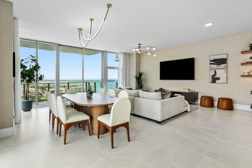 2123-220 Lake Shore Dr, Lake Park, FL, 33403-3584 | Card Image