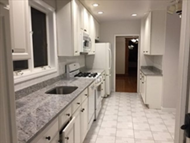 2 - 114 Lake St, Condo with 3 bedrooms, 1 bathrooms and 2 parking in Arlington MA | Image 15