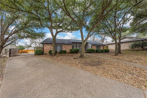 133 Crestwood Dr, Hewitt, TX, 76643-3834 | Card Image