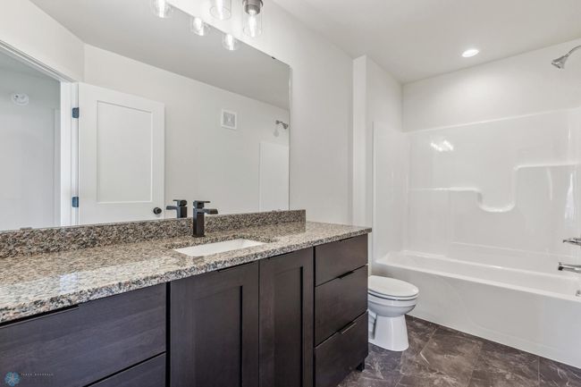 Full Bathroom | Image 20