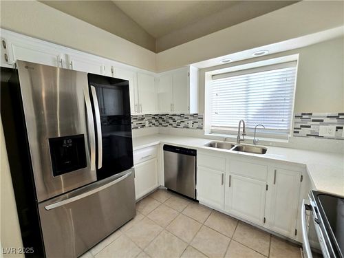 1017-2035 E Warm Springs Rd, Las Vegas, NV, 89119-0453 | Card Image