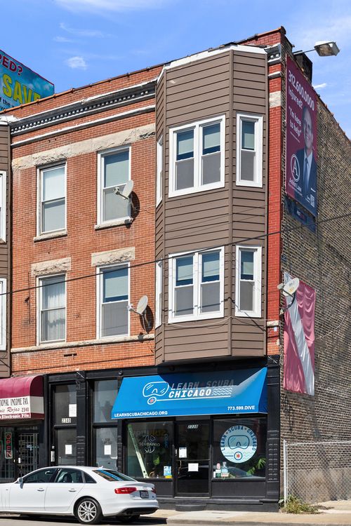 apt-2-2338 W Fullerton Ave, Chicago, IL, 60647-0293 | Card Image