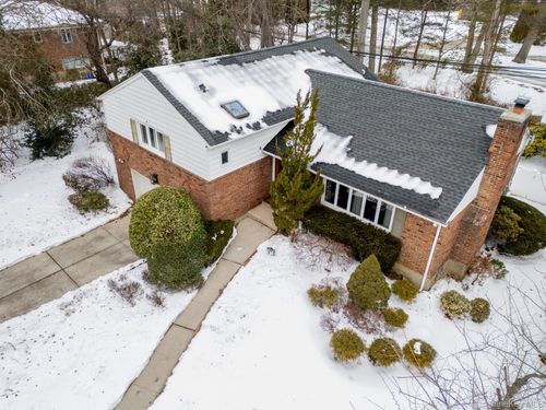 105 Reeve Rd, Rockville Centre, NY, 11570-1133 | Card Image