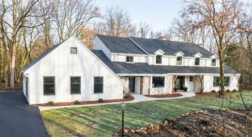 10525 N Fairway Lane, Mequon, WI, 53092 | Card Image