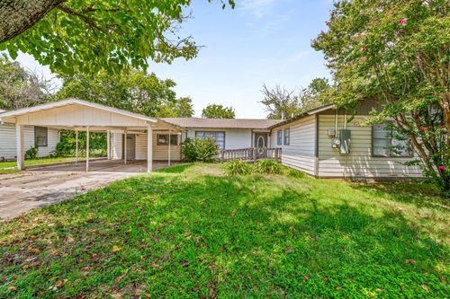 935 W Park St, Stephenville, TX, 76401-2455 | Card Image