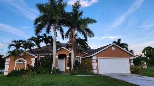 --2001 Sw Cranberry St, Port St. Lucie, FL, 34953-1712 | Card Image
