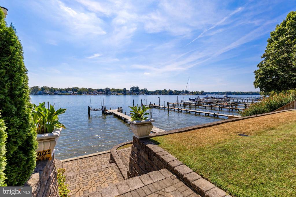 Residential in MIDDLE RIVER 4
