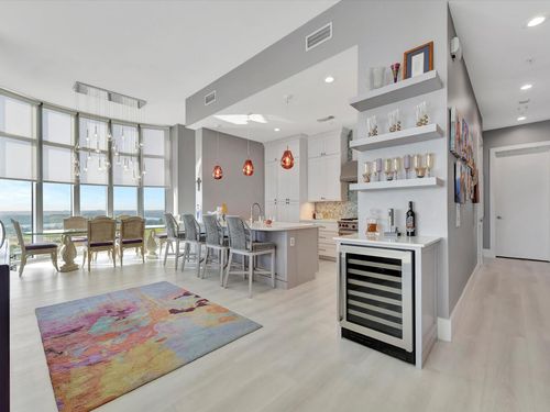 apt-11w-4821 Nasa Pkwy, Seabrook, TX, 77586-6550 | Card Image