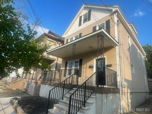 232 Hamilton St, New Brunswick, NJ, 08901-1845 | Card Image