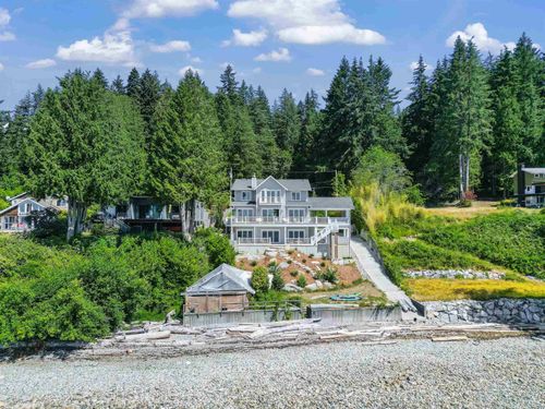 2585 Lower Rd, Roberts Creek, BC, V0N2W4 | Card Image