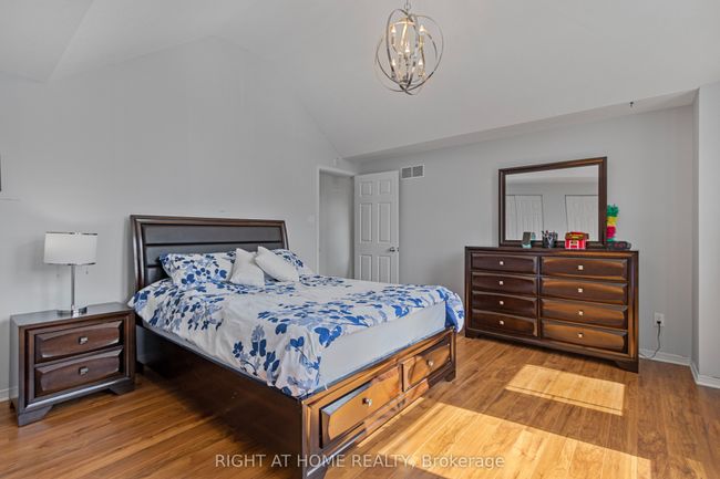 82 Rossmore Crt, House other with 3 bedrooms, 2 bathrooms and 2 parking in London ON | Image 11