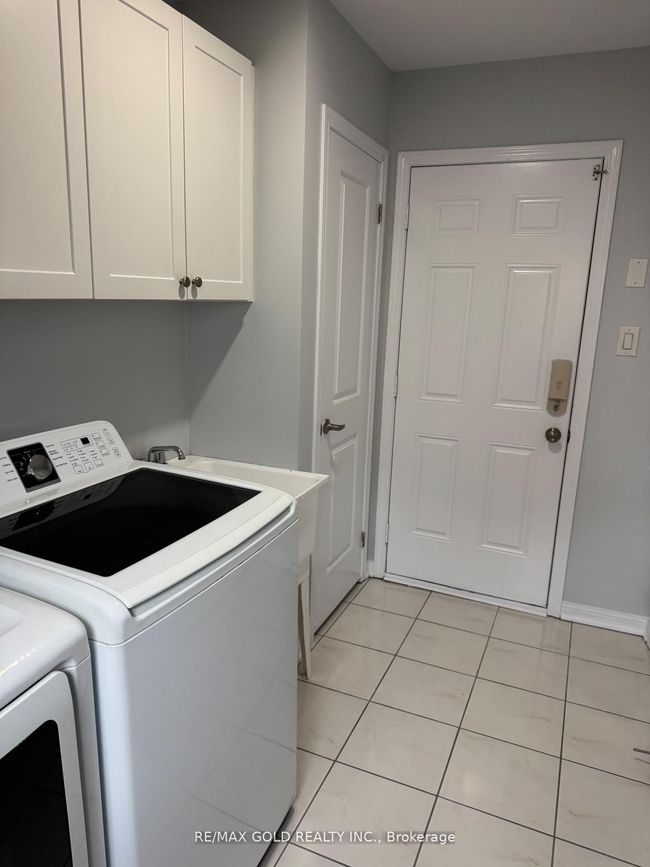 13 Viewforth Rd, House attached with 4 bedrooms, 2 bathrooms and 1 parking in Brampton ON | Image 11