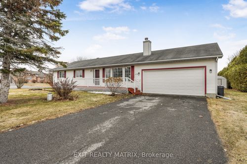 6454 Waterbury Lane, North Gower, ON, K0A2T0 | Card Image