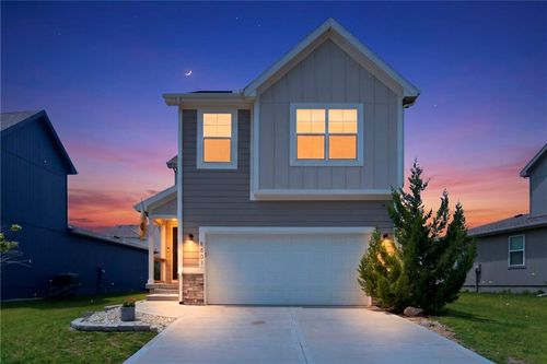 8803 8th Street Ct, Blue Springs, MO, 64064-7840 | Card Image