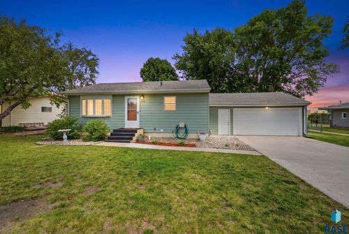 120 S 7th Ave Ave Avenue, Brandon, SD, 57005 | Card Image