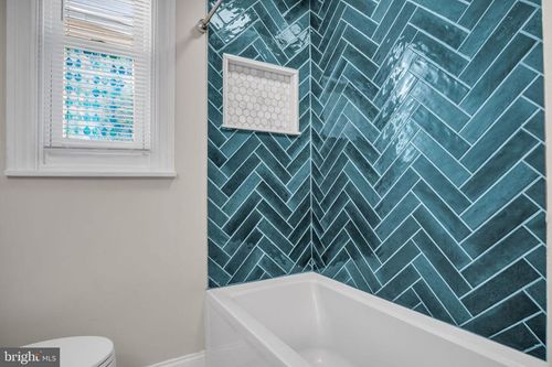 211 Cumberland St, HARRISBURG, PA, 17102-2716 | Card Image