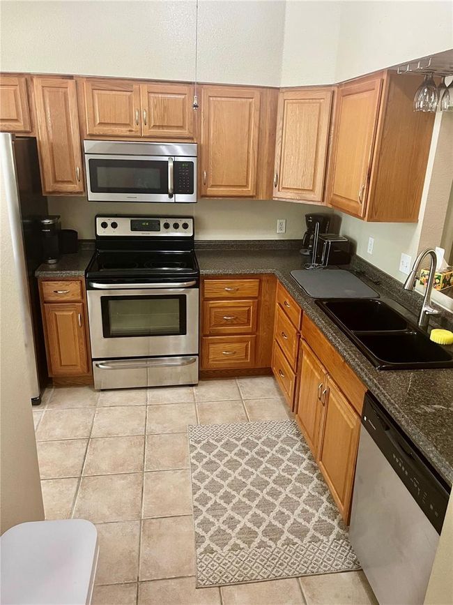 H303 - 5025 91 St Ct, Condo with 3 bedrooms, 3 bathrooms and null parking in GAINESVILLE FL | Image 7