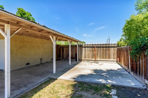 2109 N Kensington Way, Hanford, CA, 93230-1858 | Card Image