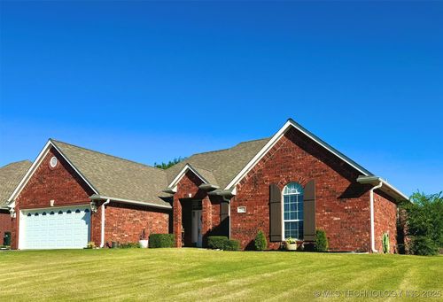 2502 Eagle View Dr, Sulphur, OK, 73086-9407 | Card Image